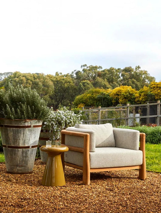 Andalusian Platform Grand End Table