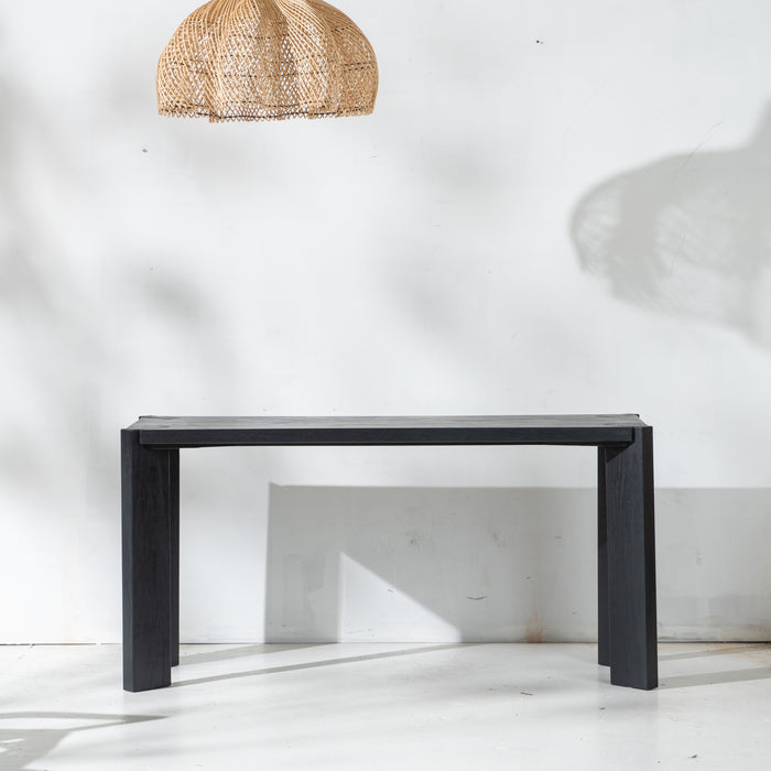 Nova Geometric Console